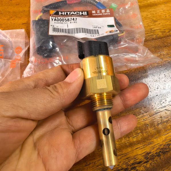 日立EX1200-5分动箱液位传感器 YA00058748 – 原装传感器 + 所需线束 (YA00058747)