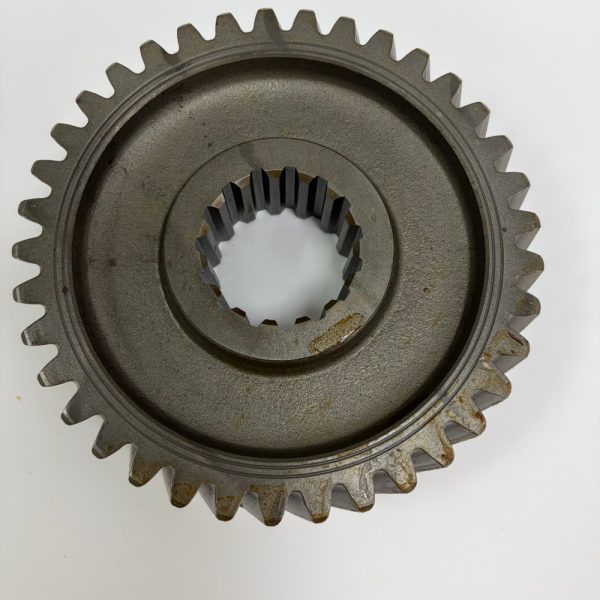 Engrenagem de Acionamento da Bomba Hidráulica Hitachi 3104555 – Especificação para as Séries ZX330-3 / ZX350 / ZX400 (37T × 15T, 2 por Máquina)