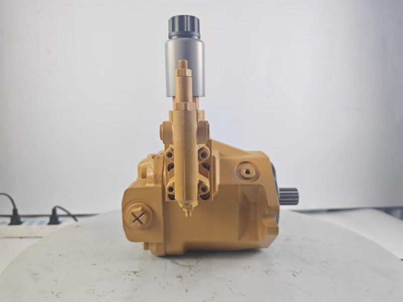 587-1312 piston pump for CAT 350 class excavators, additional bench view showing ports and mounting face