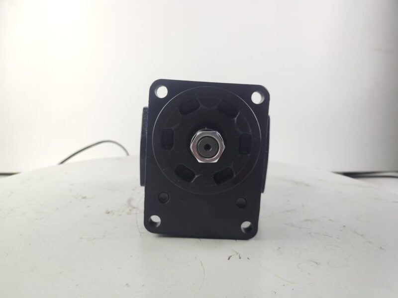 Splined shaft inside square four-bolt mounting flange of 400702-00084 fan motor
