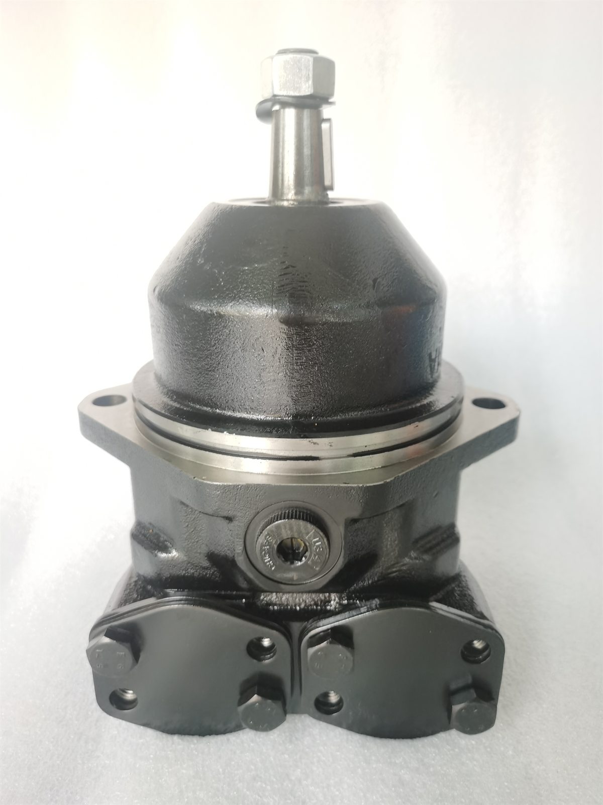 Hydraulic fan motor for Doosan DX520 excavator with cast dome housing and twin bottom ports