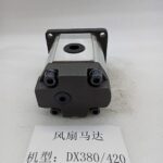 Rear case drain and port face of K1057295 cooling fan motor for Doosan DX500 DX520