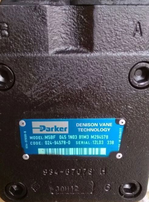 Parker Denison 4634936 fan drive hydraulic motor, model M5BF 045, for Hitachi ZX470-3 and ZX870-3 excavators