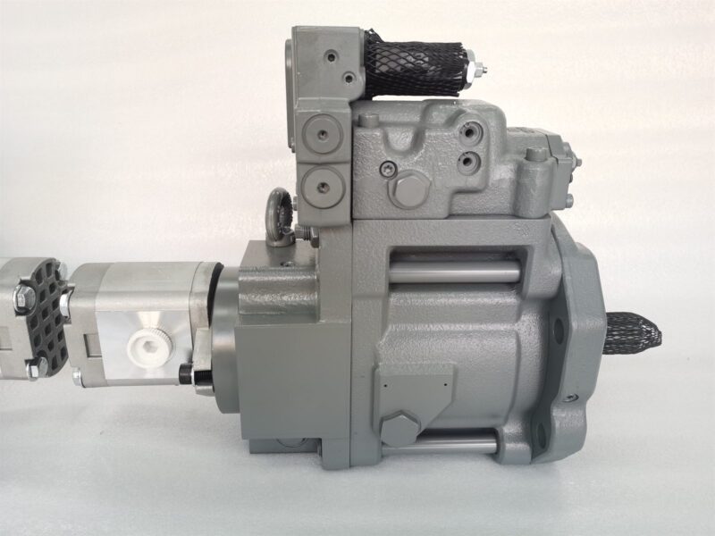 Port block side of 4635787 fan pump for Hitachi ZX870H-3 and ZX870R-3 machines