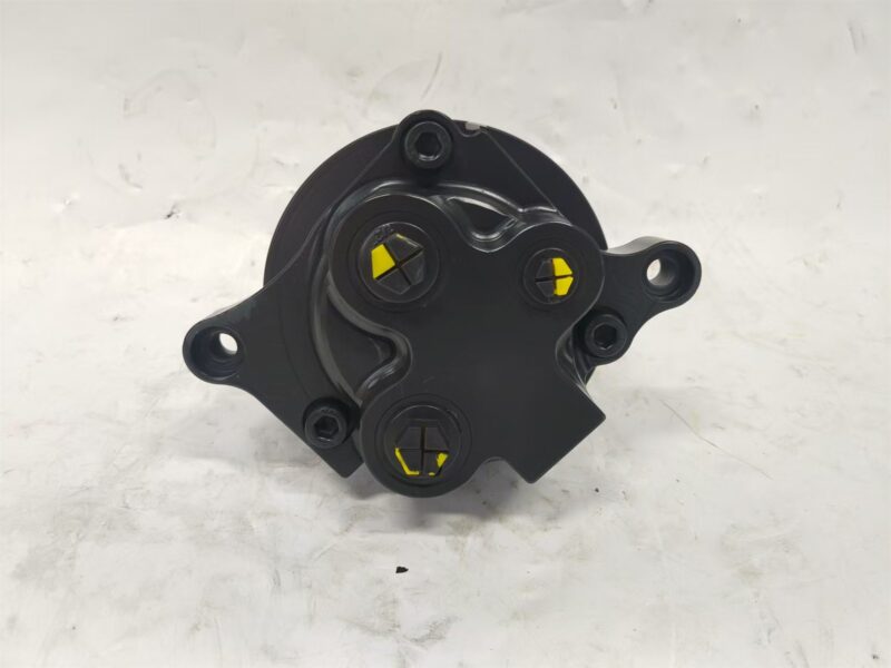 419-03-33242 hydraulic fan motor for Komatsu WA320-5 WA320L WA320PT wheel loaders, bench view 4 showing housing and shaft