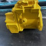 708-1L-00012 pompe hydraulique principale pour bulldozer Komatsu D65EX-12 D65PX-12, vue sur banc 1