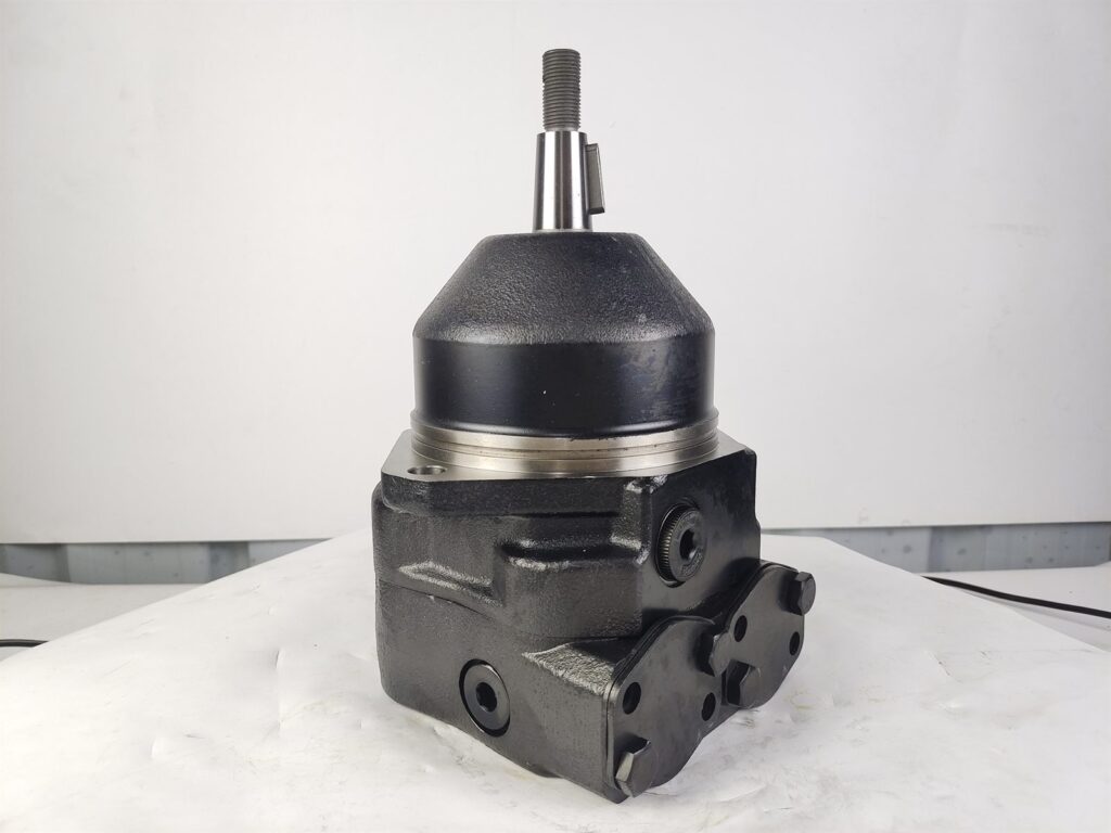 11410653 hydraulic fan motor for Volvo L150E L180E L220E wheel loaders, bench view 1