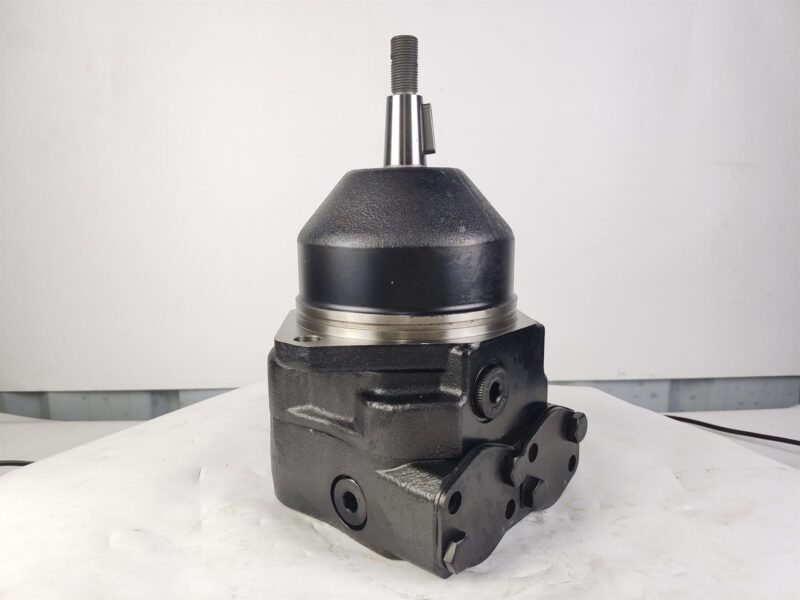 11410653 hydraulic fan motor for Volvo L150E L180E L220E wheel loaders, bench view 1