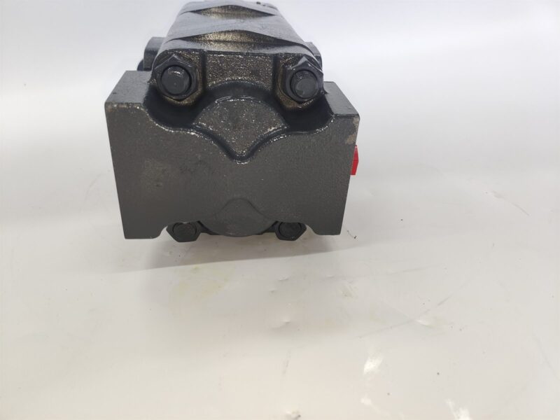 14530502 oil cooling gear pump for Volvo EC360B EC460B excavators, bench view 4