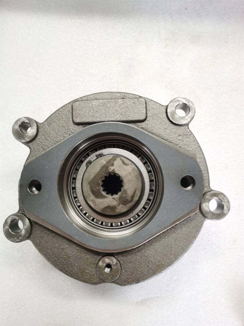 15054375 pump drive housing for Volvo EC380D EC480D excavators, bench view 2